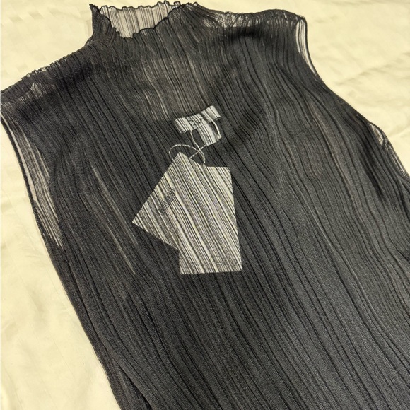 COS Sheer Plissé Midi Dress (Black) Size Large - Picture 6 of 9